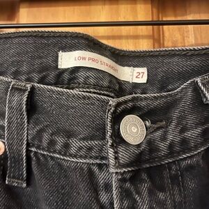 Levi’s Low pro straight jeans size 27